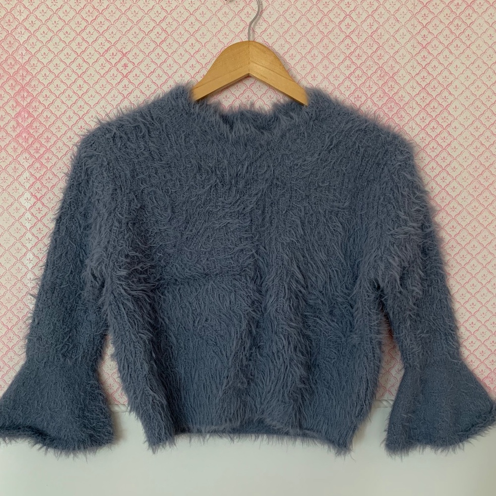 FUZZY CROP SWEATER
